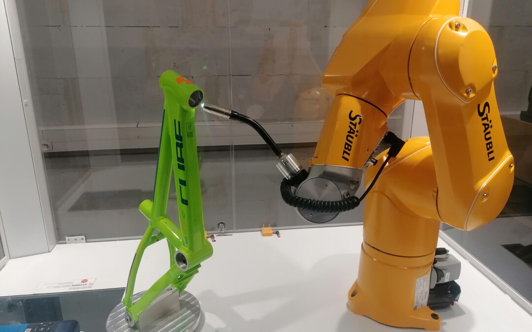 Stäubli permet au CRIC de s’équiper d’une cellule robotisée